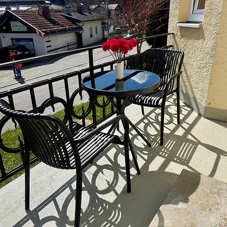 Liebelei Miesbach - Boutique-Apartment Mit Terrasse Im Zentrum Екстериор снимка