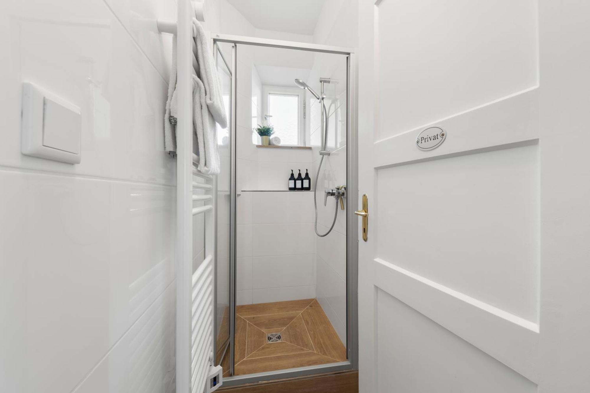 Liebelei Miesbach - Boutique-Apartment Mit Terrasse Im Zentrum Екстериор снимка