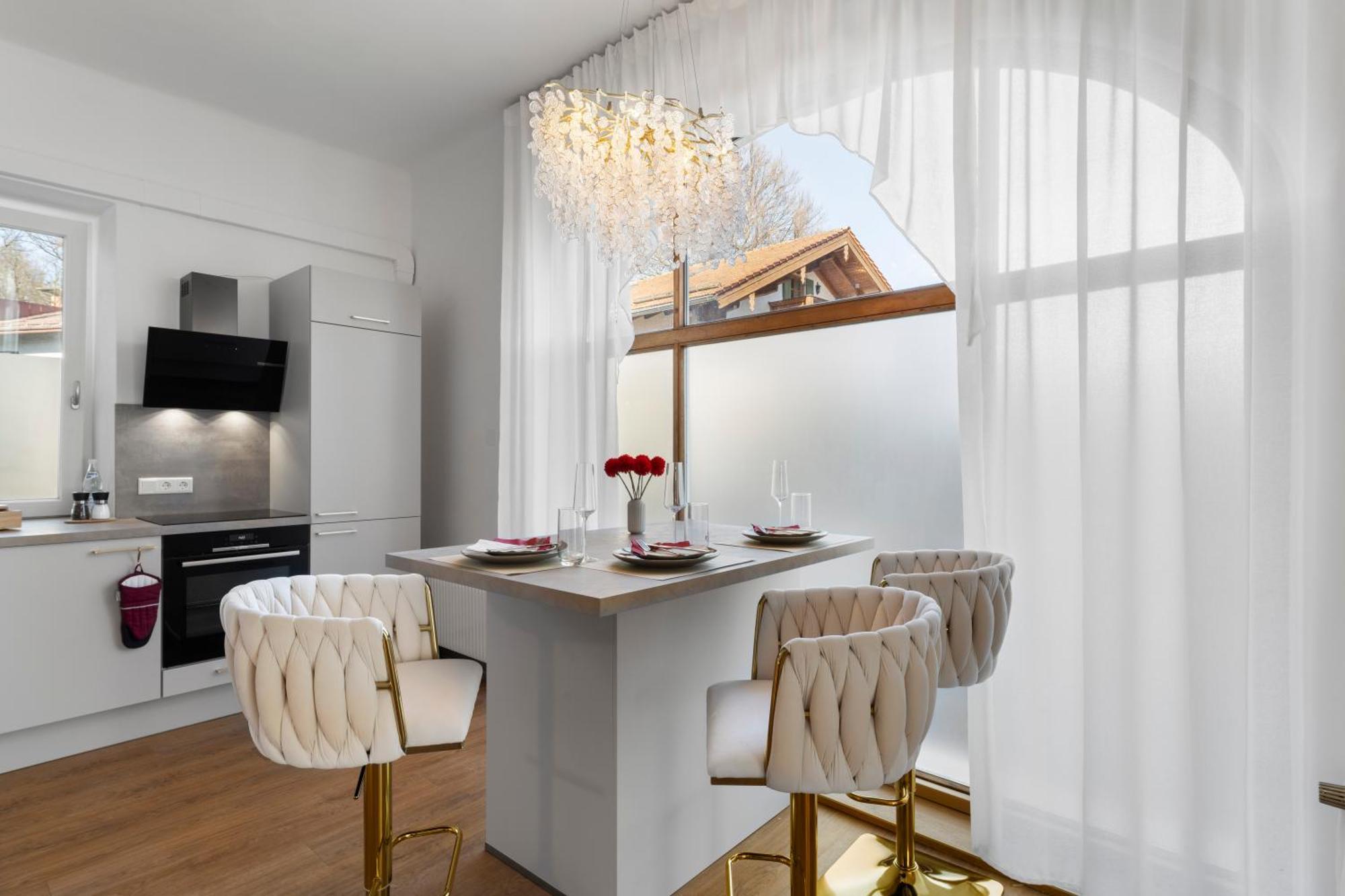 Liebelei Miesbach - Boutique-Apartment Mit Terrasse Im Zentrum Екстериор снимка