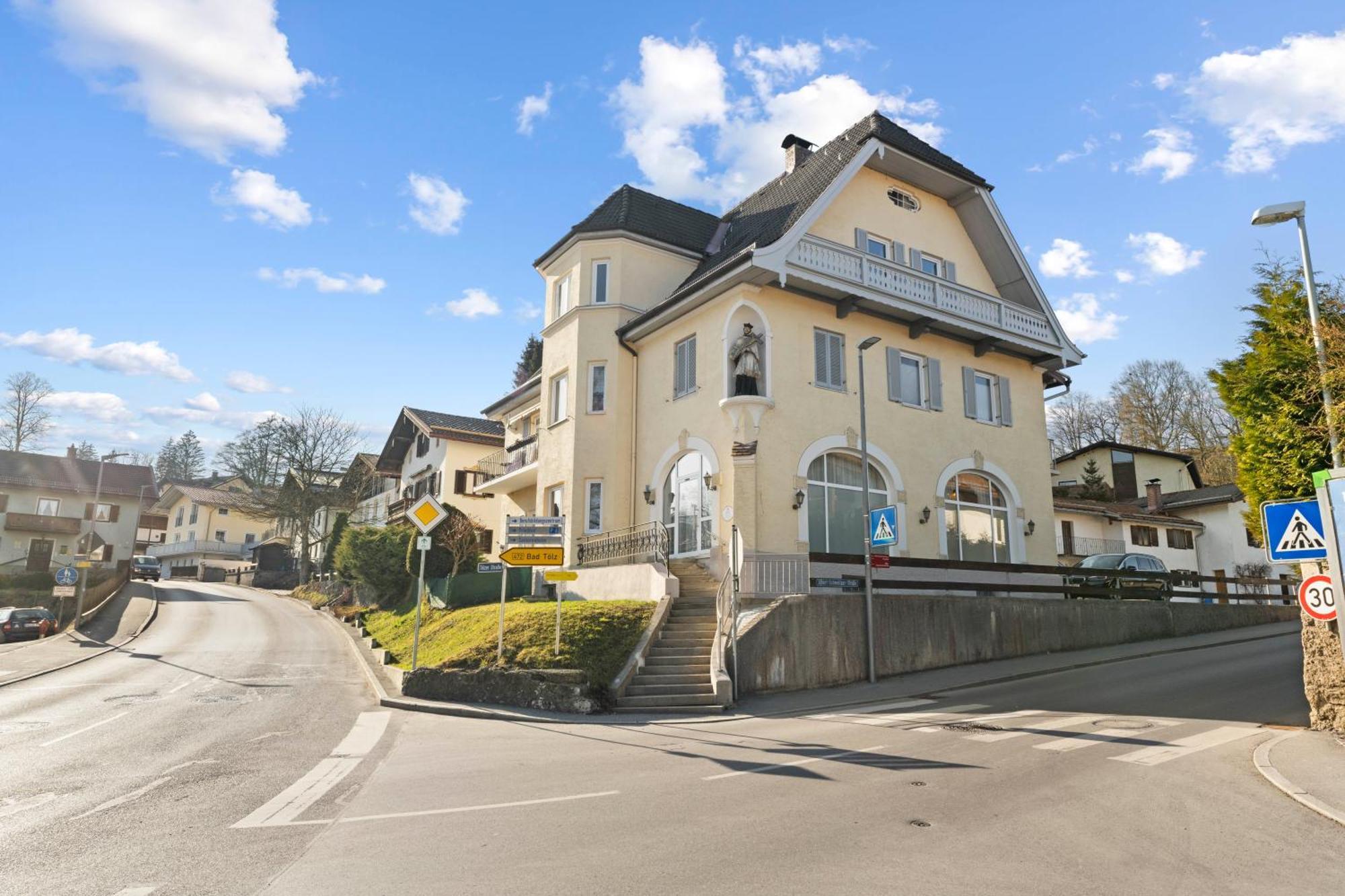 Liebelei Miesbach - Boutique-Apartment Mit Terrasse Im Zentrum Екстериор снимка