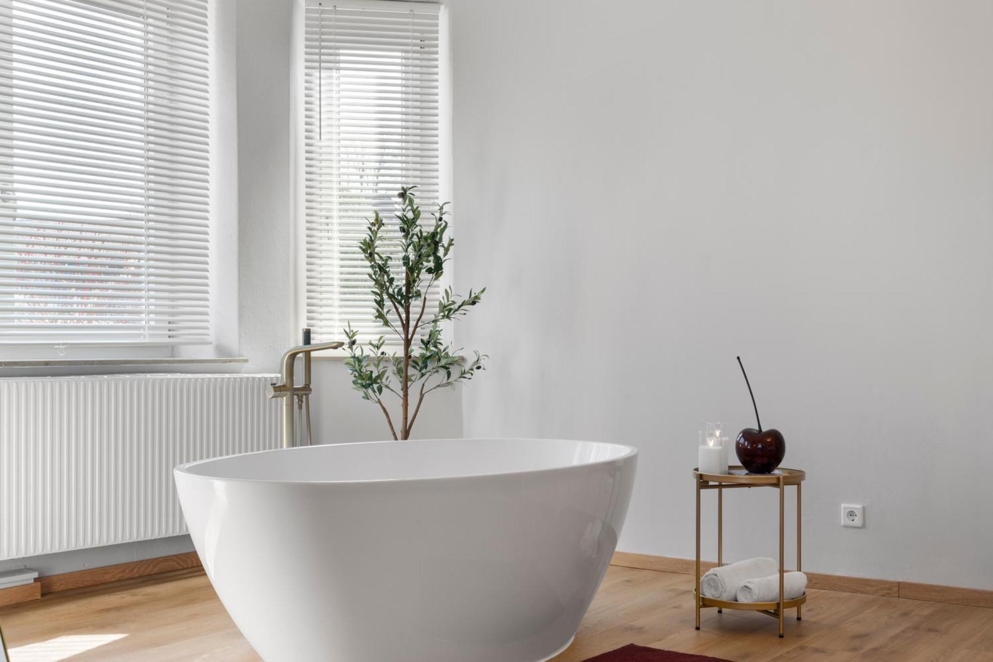 Liebelei Miesbach - Boutique-Apartment Mit Terrasse Im Zentrum Екстериор снимка