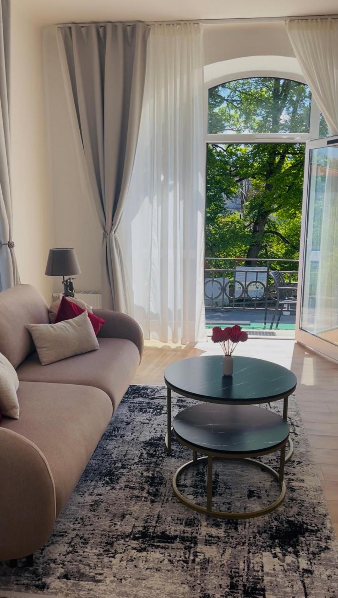 Liebelei Miesbach - Boutique-Apartment Mit Terrasse Im Zentrum Екстериор снимка