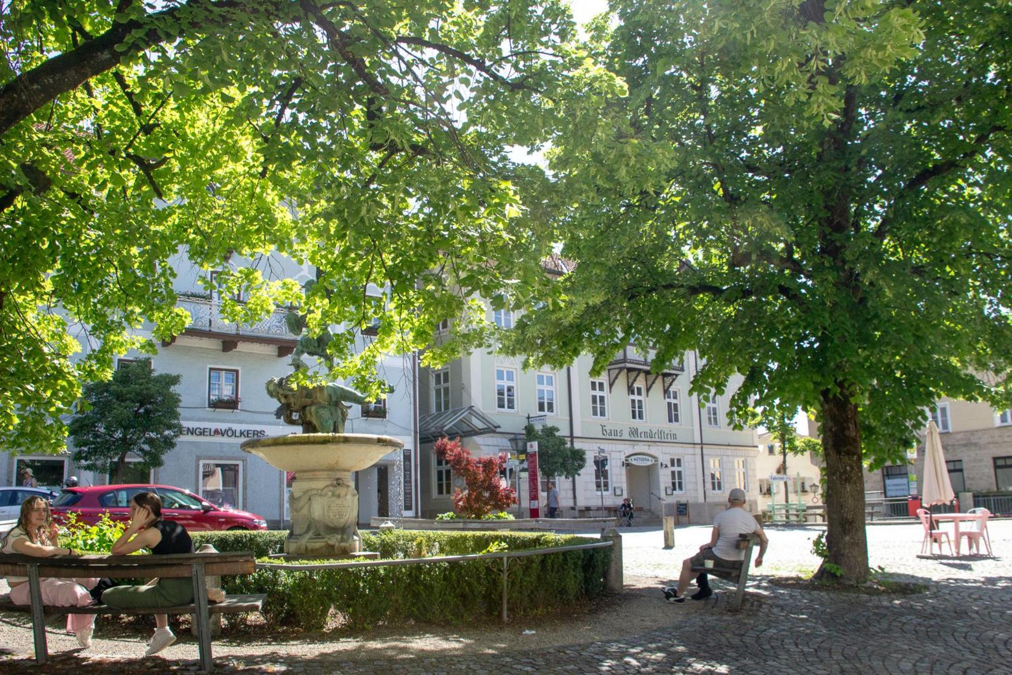 Liebelei Miesbach - Boutique-Apartment Mit Terrasse Im Zentrum Екстериор снимка